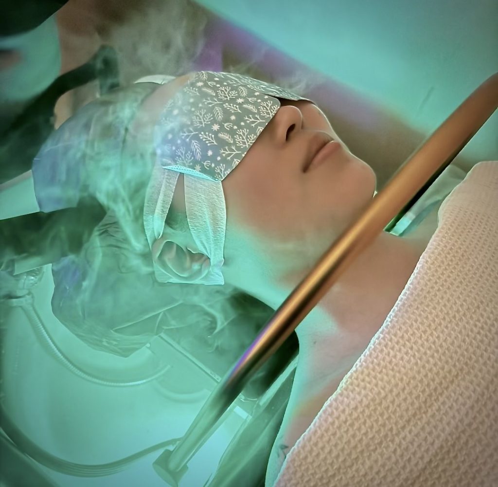 head spa with eye mask